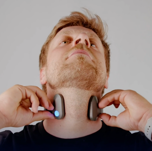 Załóż Pulsetto na szyję